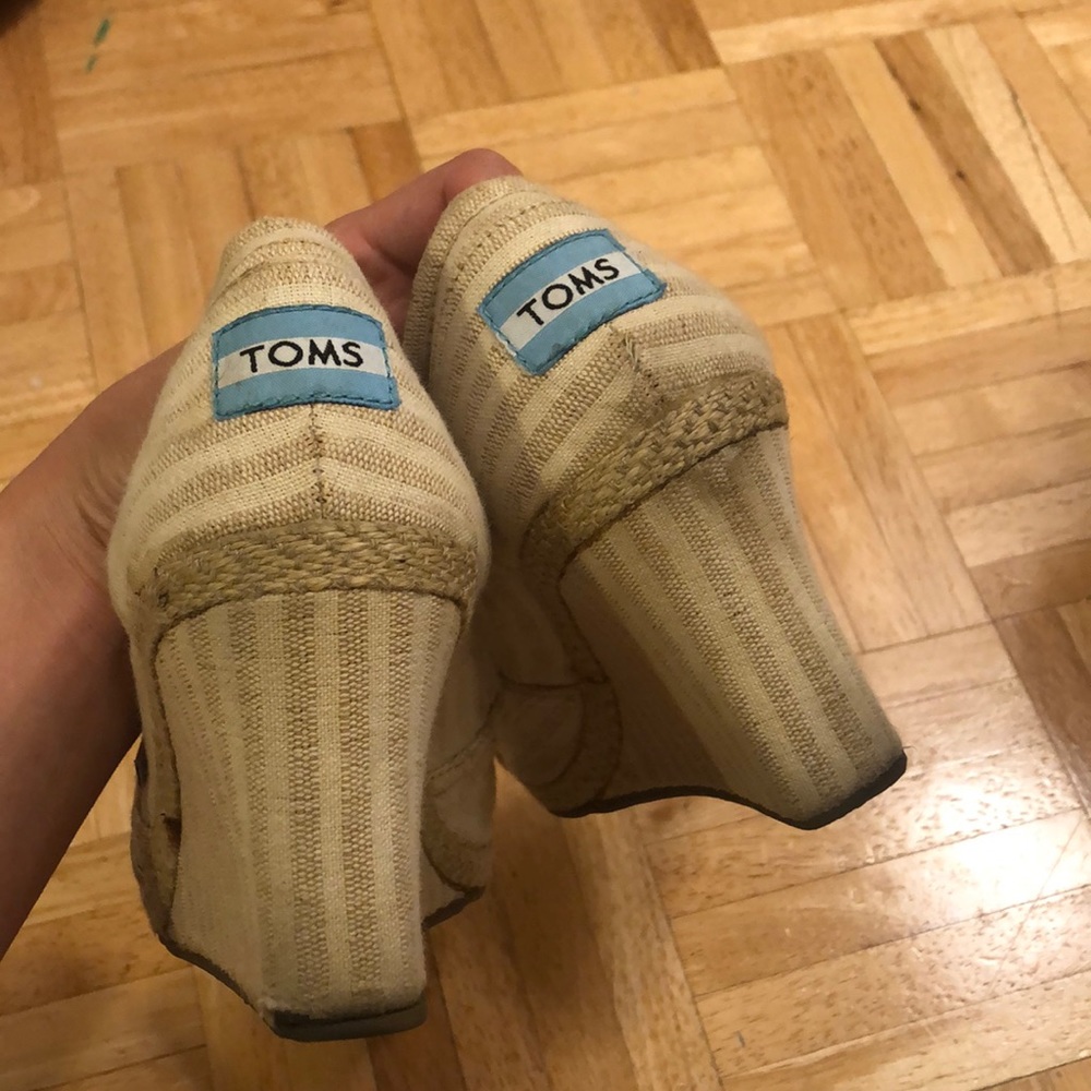 Toms wedges